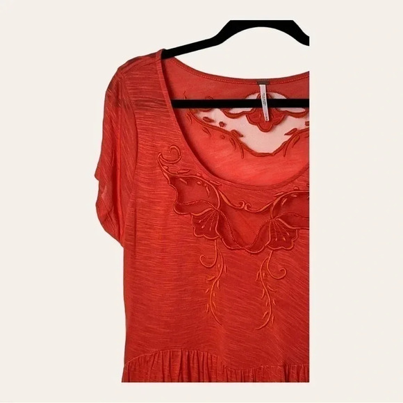 0431W. FREE PEOPLE CANDY CRAFTY KNIT TOP SIZE MEDIUM ORANGE IN COLOR WITH MESH - Picture 4 of 12